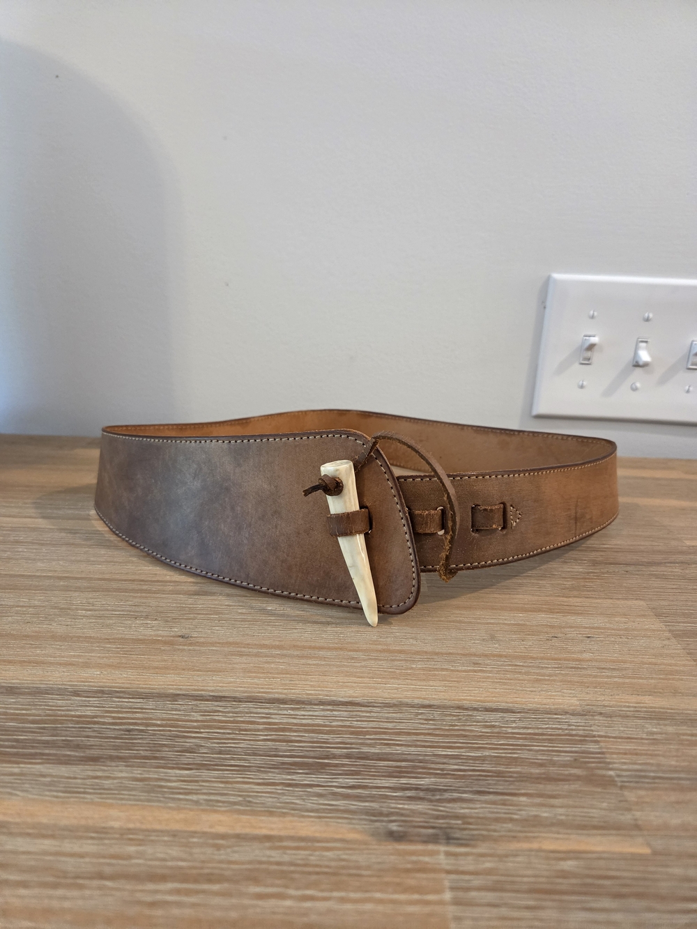 Vintage Wide Tan Genuine Leather Waist Belt with Boho Western Tooth Buckle - Picture 3 of 8